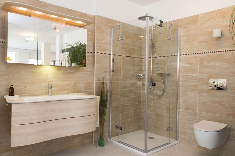 Design-Duschrückwände – Gampp Haustechnik Ausstellung